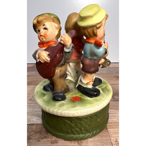 Vintage Ceramic Music Box Musician Figurine Trio With Green Base  Made In Japan - Picture 2 of 5